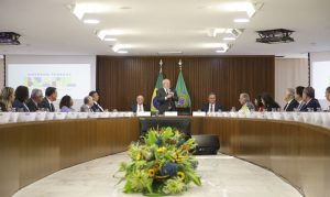 Lula pede agilidade na nomeação de aliados do governo