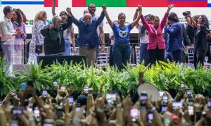 Lula participa de congresso da UNE e promete mais universidades