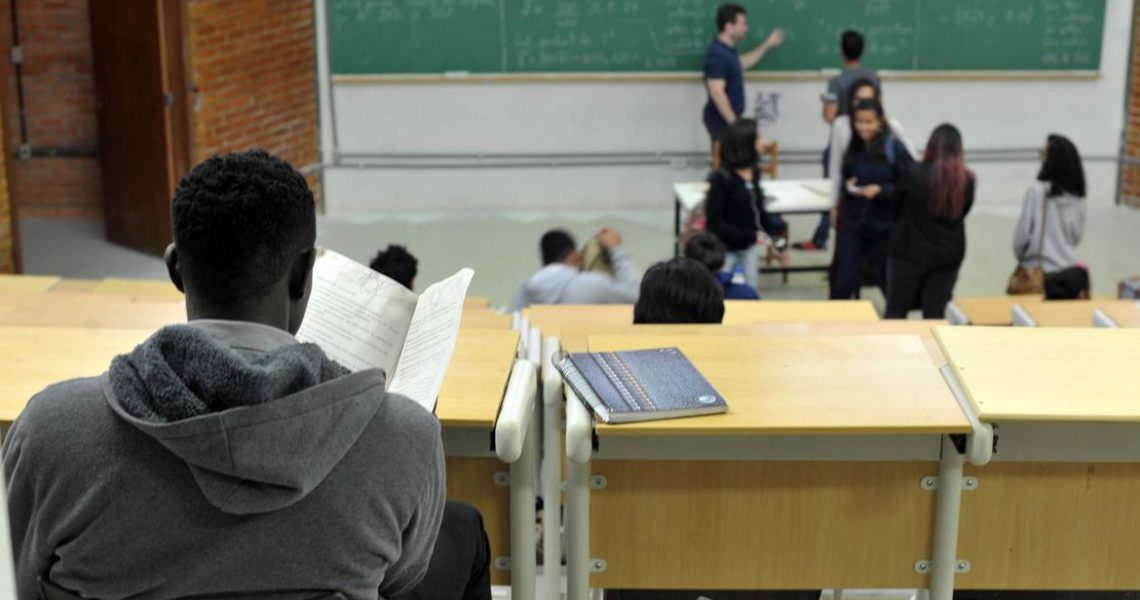 MEC abre 6 mil vagas no ensino superior para estudantes estrangeiros