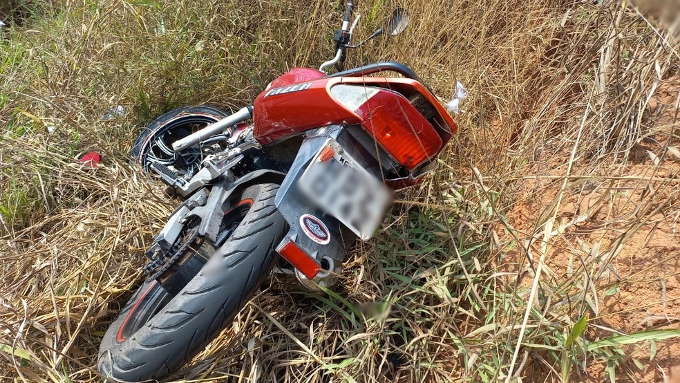 Motociclista tem perna amputada em acidente com carro em Viçosa