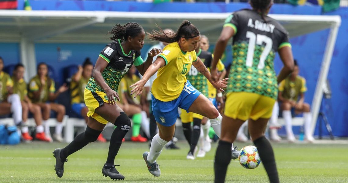 Brasil enfrenta Jamaica precisando de vitória para chegar às oitavas