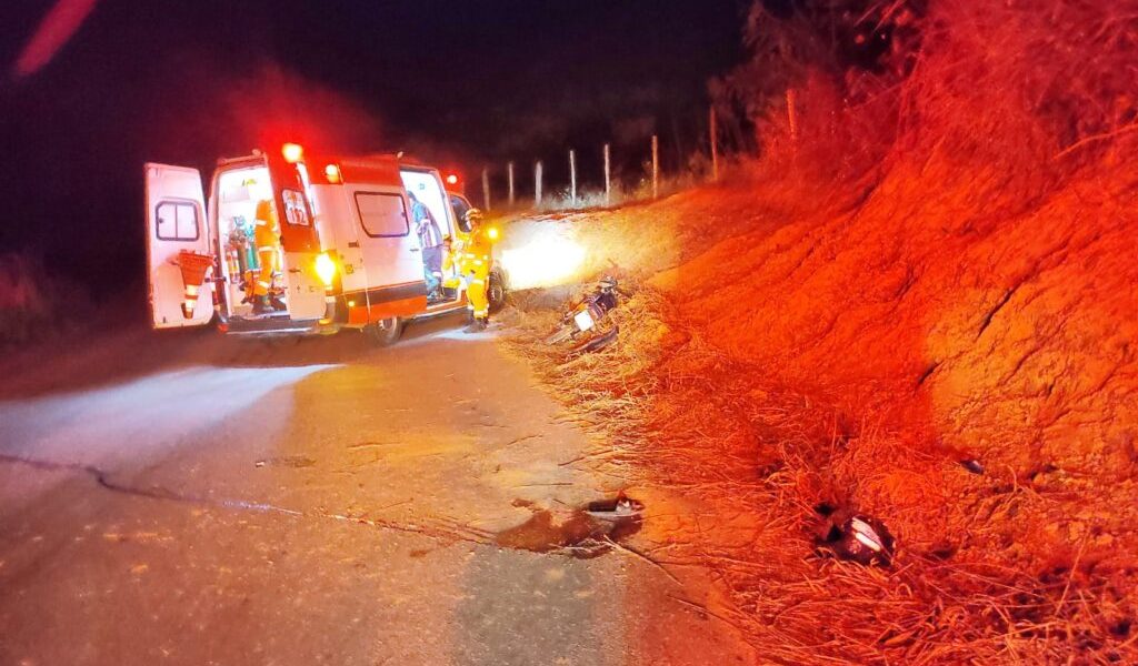 Motociclista fica gravemente ferido após queda na MGC-265 próximo a Boa Família