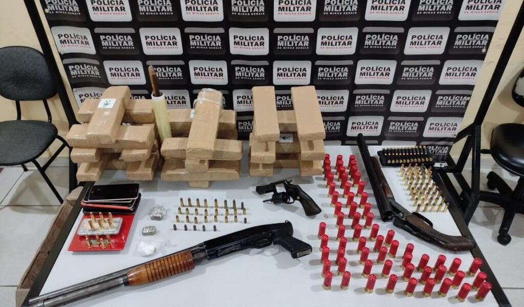 Operação da PM nos bairros Alto do Castelo e Santo Antônio apreende drogas, armas e prende um suspeito
