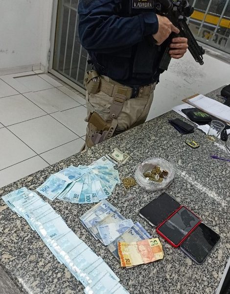 PRF localiza e prende foragido da Justiça durante fiscalização na BR 116 em Manhuaçu (MG)