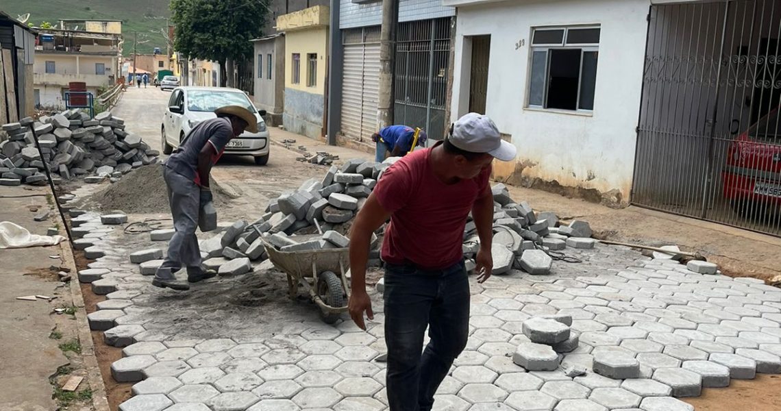 Secretaria de Obras pede compreensão de Moradores das ruas em Pavimentação
