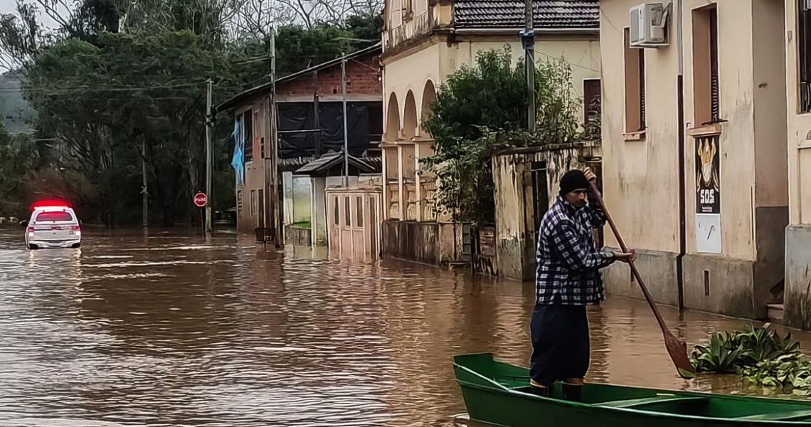 Com avanço de frente fria, RS permanece em alerta para temporais