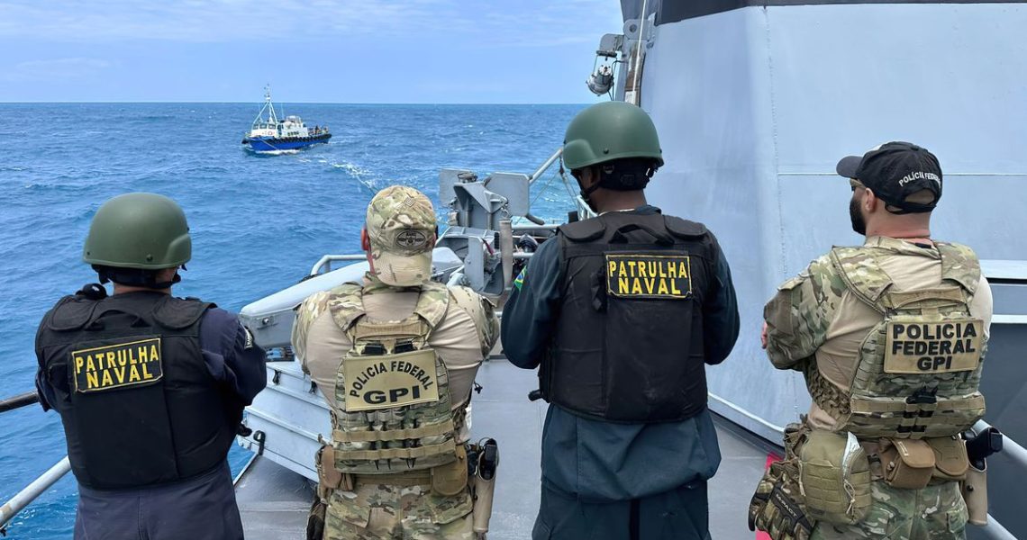 Marinha e PF fazem maior apreensão de cocaína no mar brasileiro