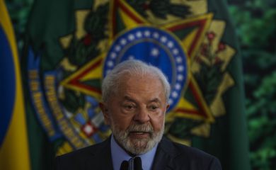 Lula assina demarcação de duas terras indígenas na Amazônia