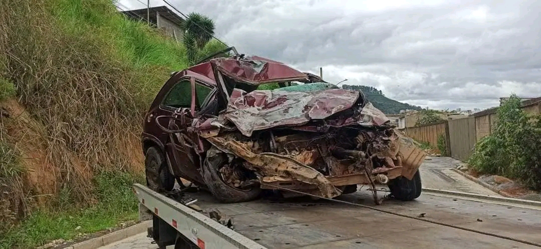 MANHUAÇU:  Mulher é socorrida com ferimentos graves em acidente na 262