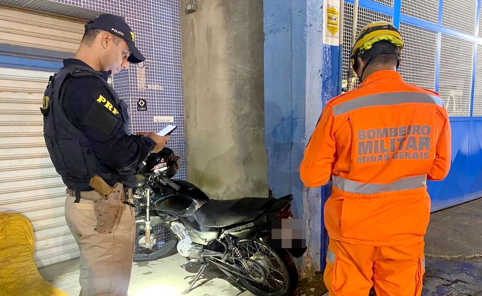 Motociclista foge após atropelar pedestre na BR-116 próximo a passarela da Barra