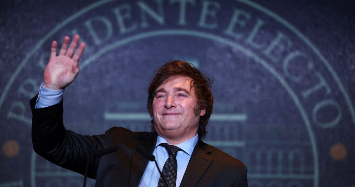 Ultradireitista Javier Milei vence as eleições argentinas