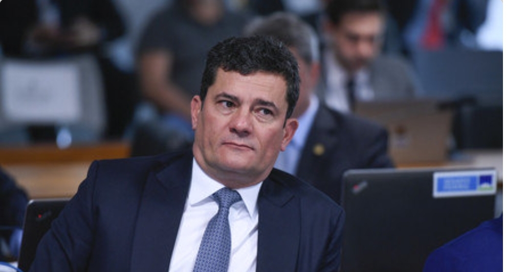 Moro diz que prova do Enem foi ‘mal redigida’, mas escreve errado nome do exame