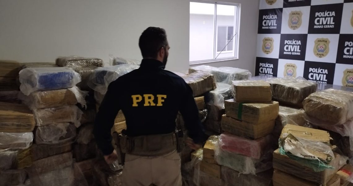 Ação conjunta entre PRF, GAECO(MG) e PCMG apreende mais de 4,4 toneladas de Maconha em MG