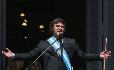 Milei diz que ajuste fiscal é única alternativa para a economia