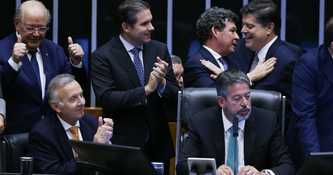 Câmara aprova reforma tributária em segundo turno