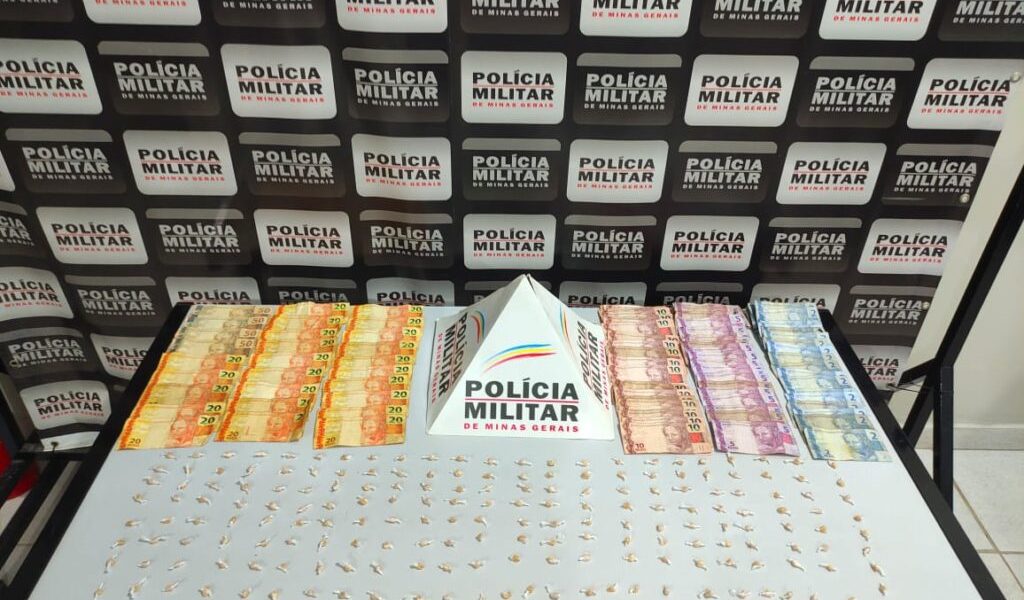 Mulher é presa por tráfico de drogas na BR-116 próximo a passarela da Barra