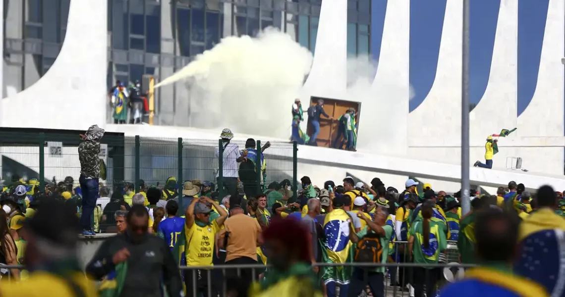 Nove em cada dez brasileiros reprovam invasões de 8 de janeiro