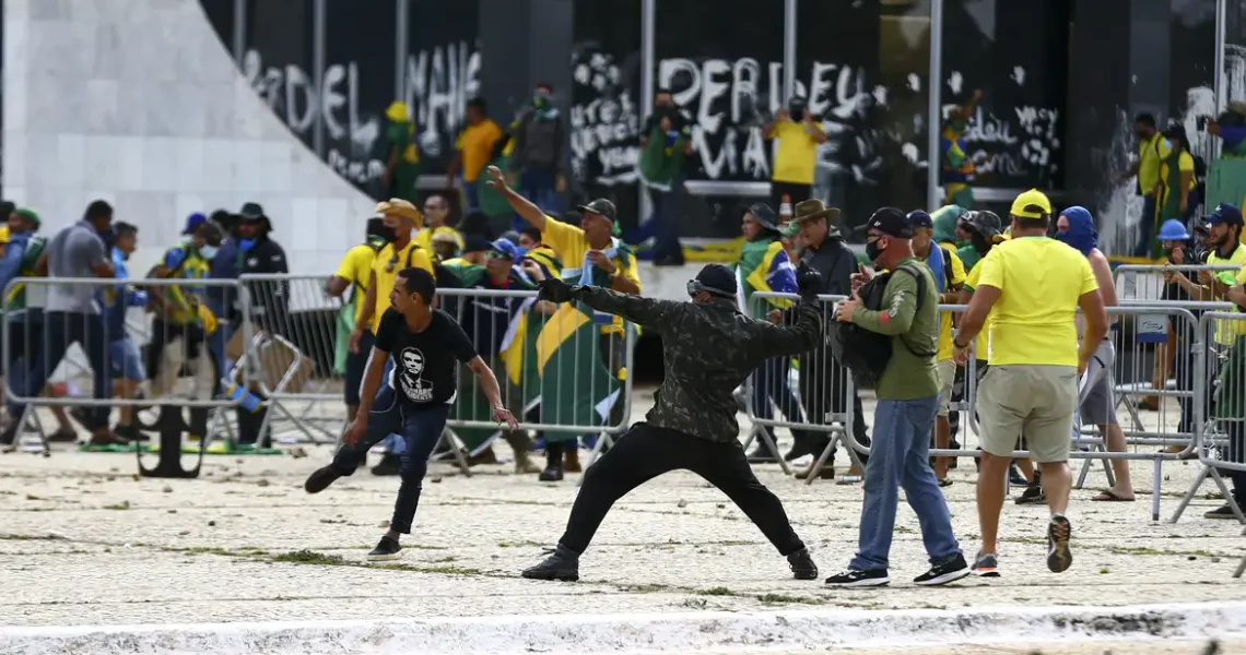 Relembre o passo a passo da tentativa de golpe no 8/1