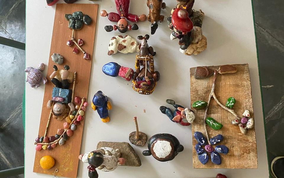 Oficina de artesanato oferece vagas para matrículas
