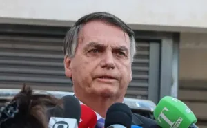 TSE multa Bolsonaro em R$ 15 mil por notícias falsas contra Lula
