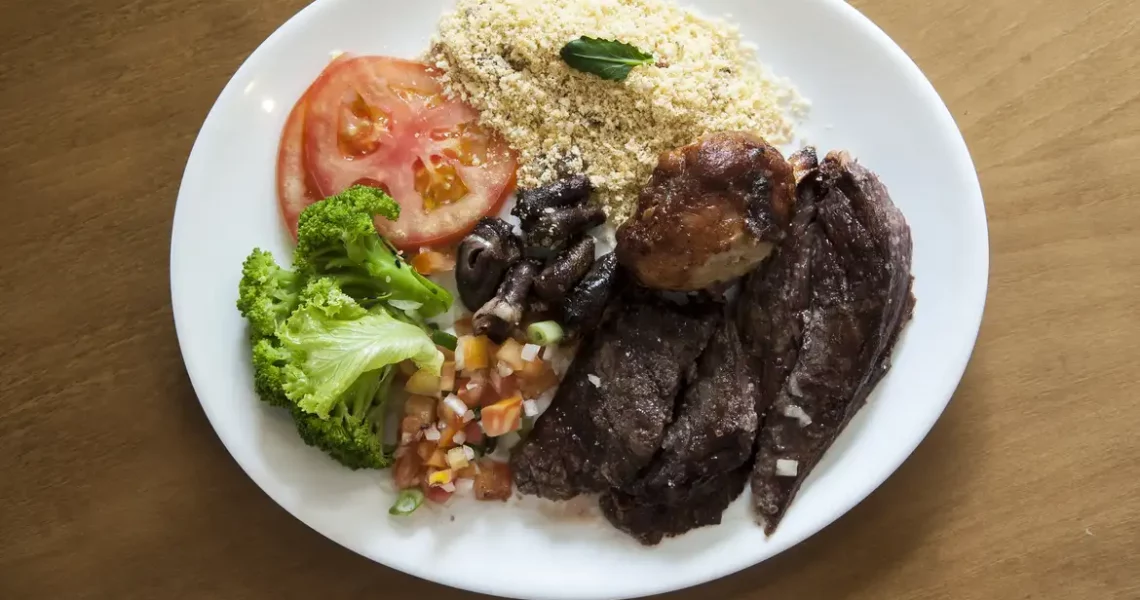 Apesar da alta dos preços, acesso a dieta saudável cresce no Brasil