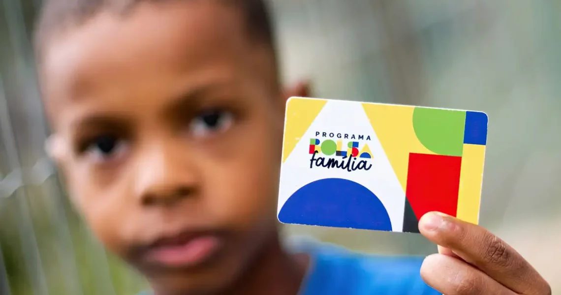 Caixa começa a pagar nesta segunda-feira Bolsa Família de agosto