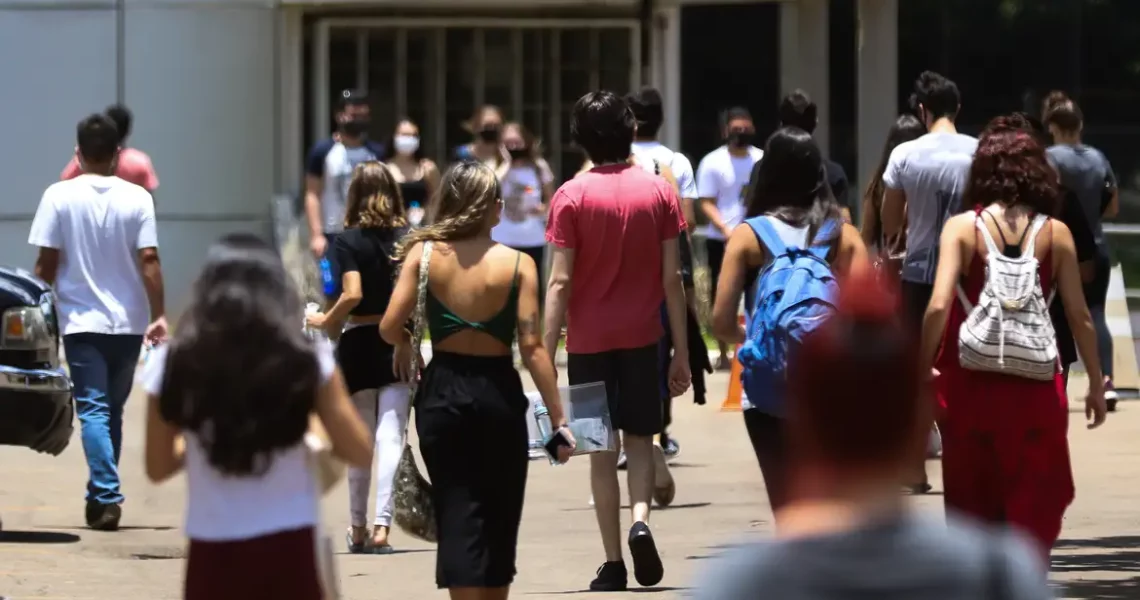 Fies: inscrições para vagas do segundo semestre terminam nesta terça