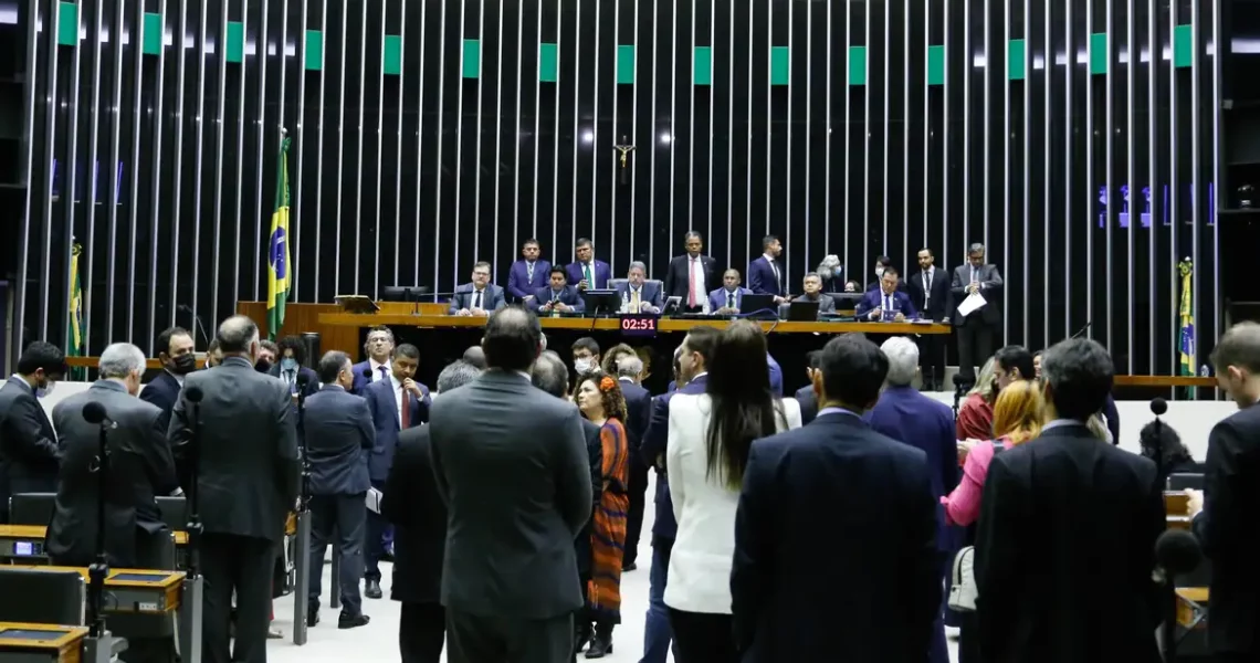 Emendas parlamentares pioram execução das políticas, diz especialista