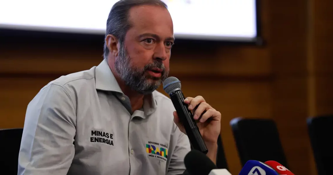 Decisão sobre horário de verão será na terça-feira, diz ministro
