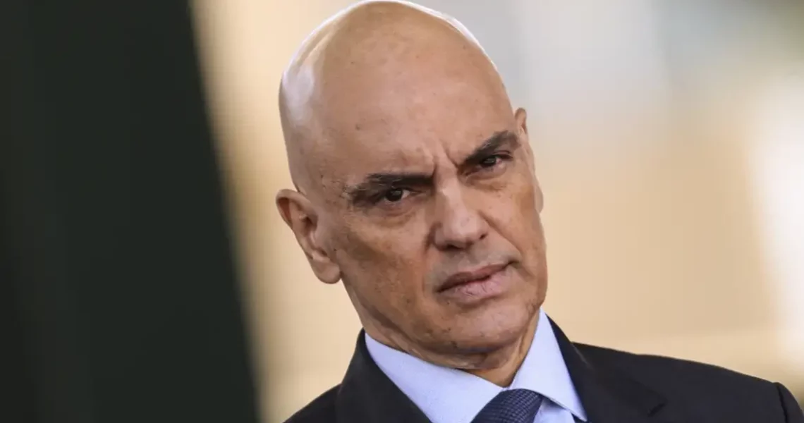 Moraes determina desbloqueio do X no Brasil