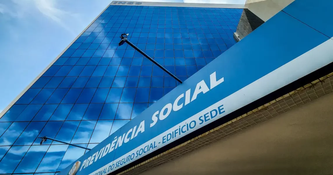 Bancos devolveram ao INSS quase R$ 8 bi em benefícios não sacados