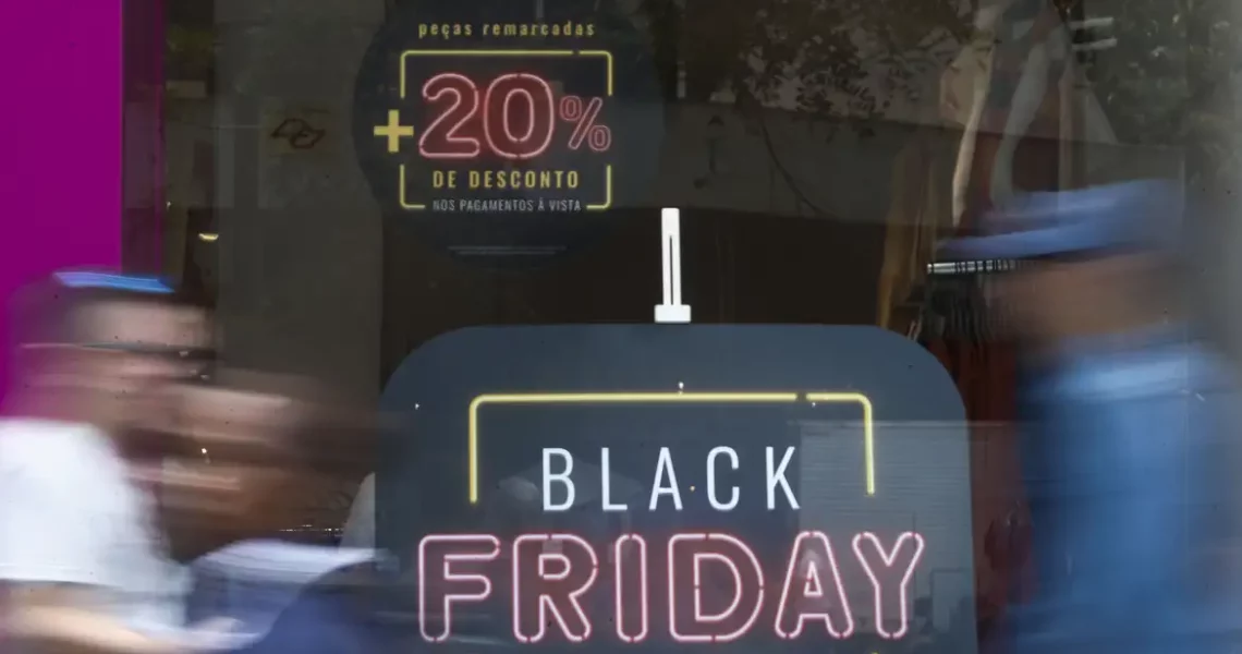 Black Friday: maioria dos consumidores deve gastar de R$ 201 a R$ 500