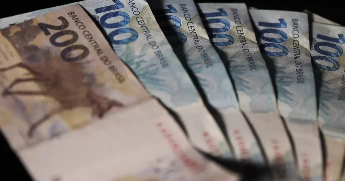 Salário mínimo passa para R$ 1.518 a partir desta semana