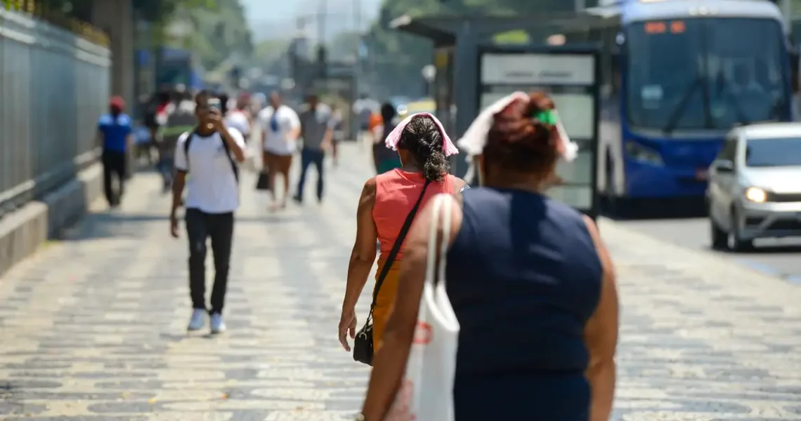 Inmet prevê onda de calor e temperaturas acima da média no país