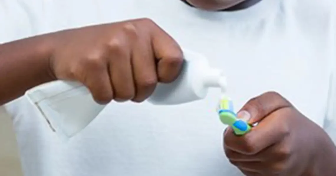Anvisa suspende creme dental da Colgate após relatos de reações