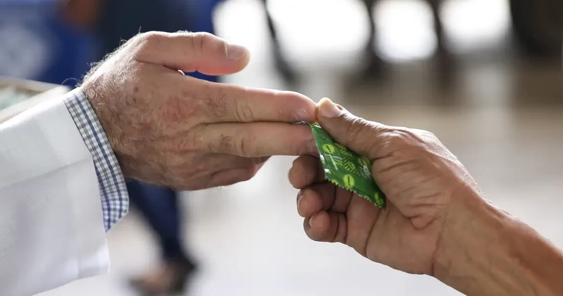 Rio distribui preservativos e informações sobre IST/Aids no carnaval