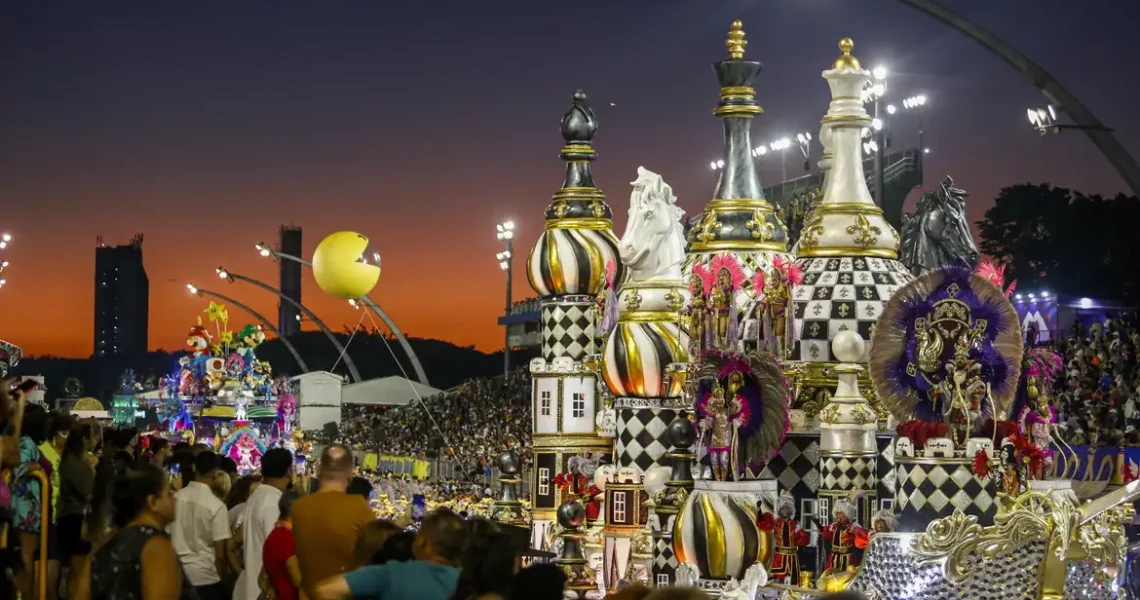 Rosas de Ouro é campeã do carnaval das escolas de samba de São Paulo