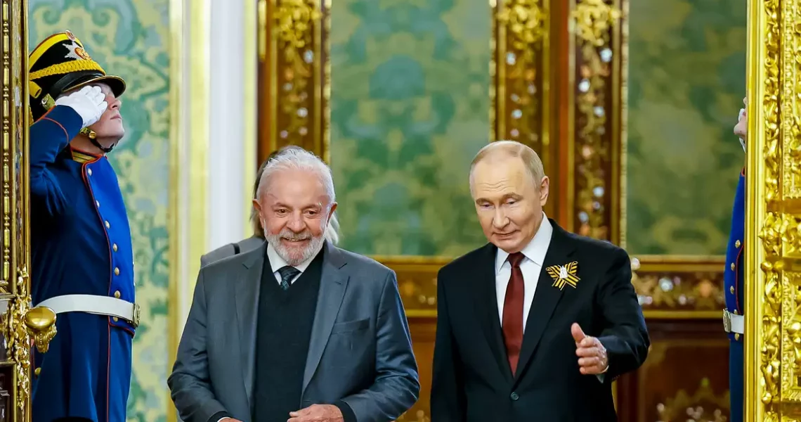 Lula recebe ligação de Putin para conversa sobre Ucrânia e Brics