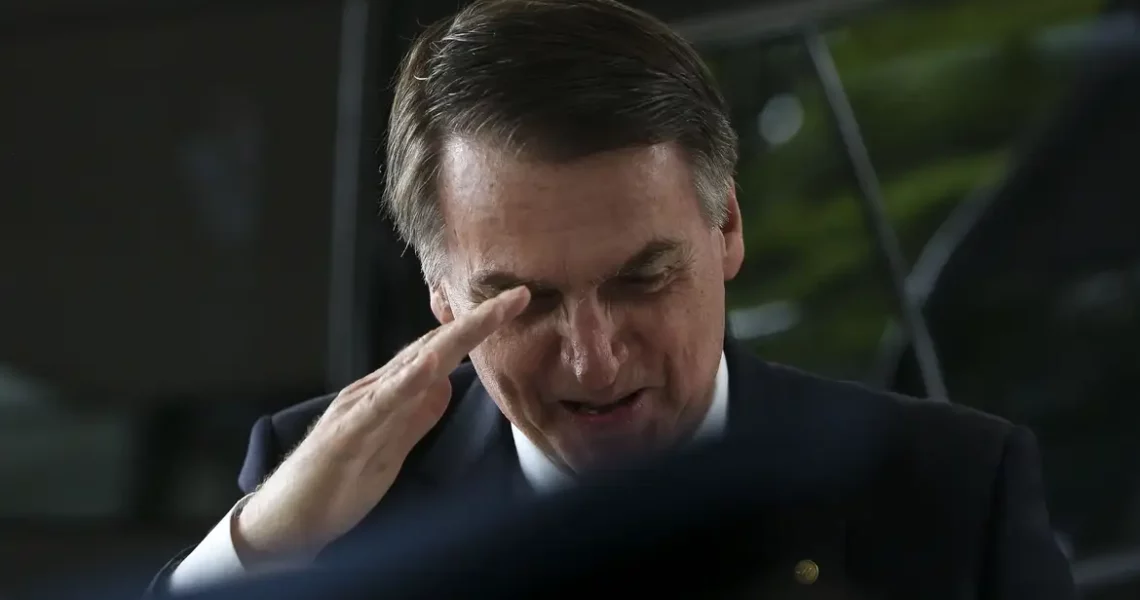Relatório da PF diz que Bolsonaro movimentou R$ 30,5 milhões em um ano