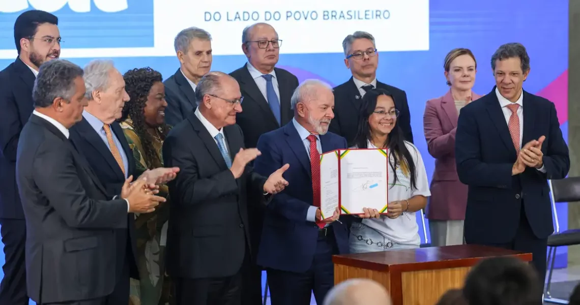 Lula sanciona lei contra adultização de crianças nas redes