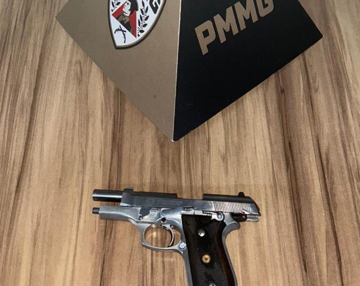 PMMG prende homem por violência doméstica e posse de arma de fogo…