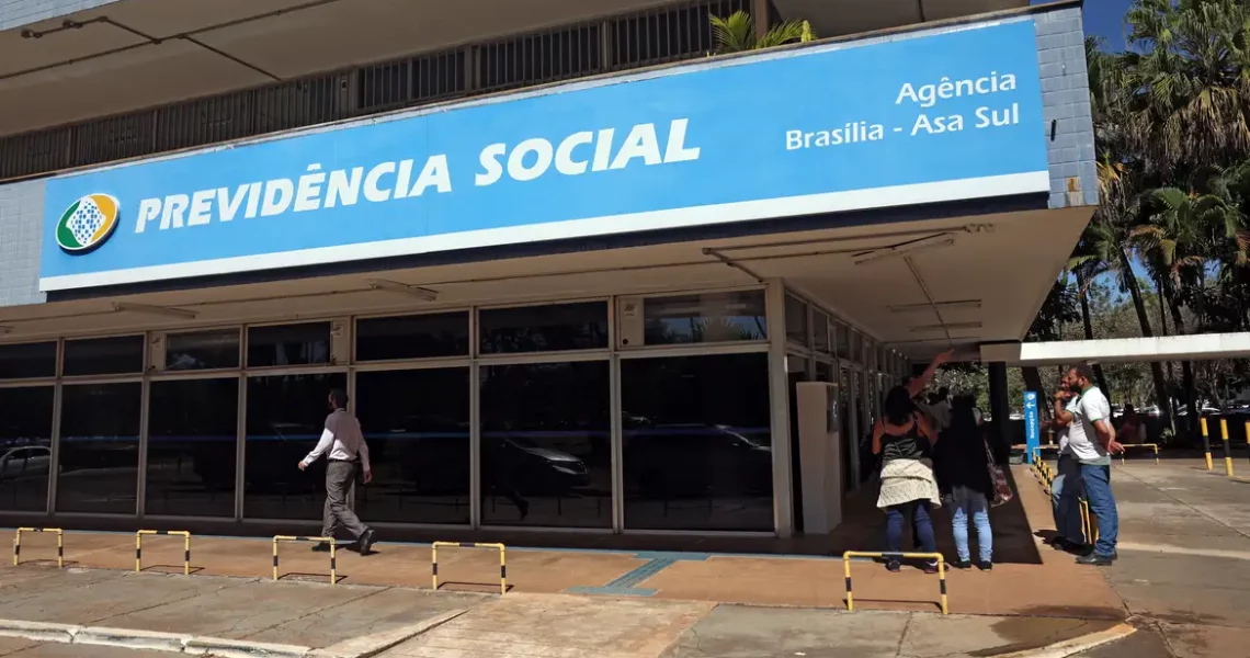 INSS suspende programa de redução de fila por falta de verba