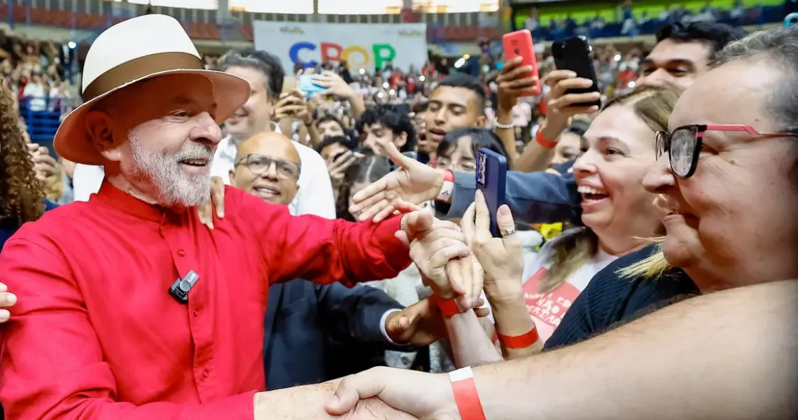 Lula defende América Latina independente contra “fala grossa” externa