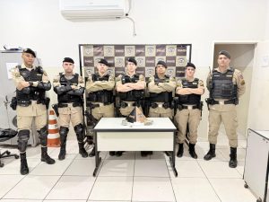 PMMG Localiza e Apreende Drogas em Terreno Baldio no Bairro São Joaquim