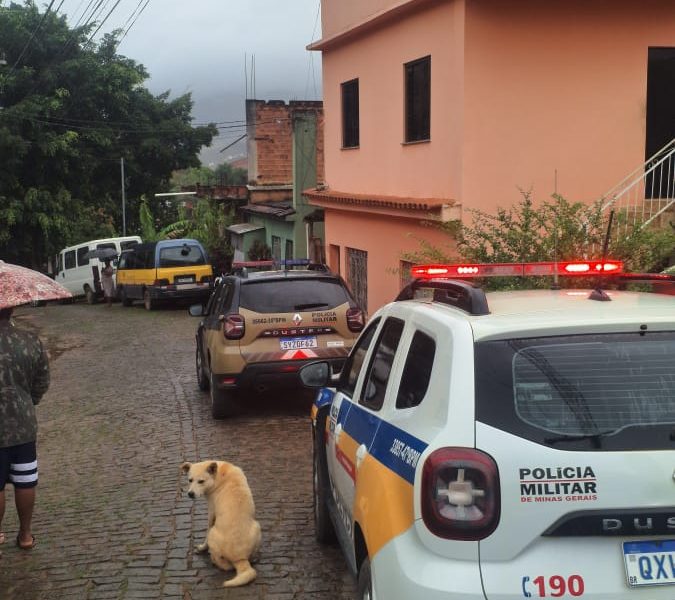 PM de Carangola Mg prende homem acusado de matar homem a facadas