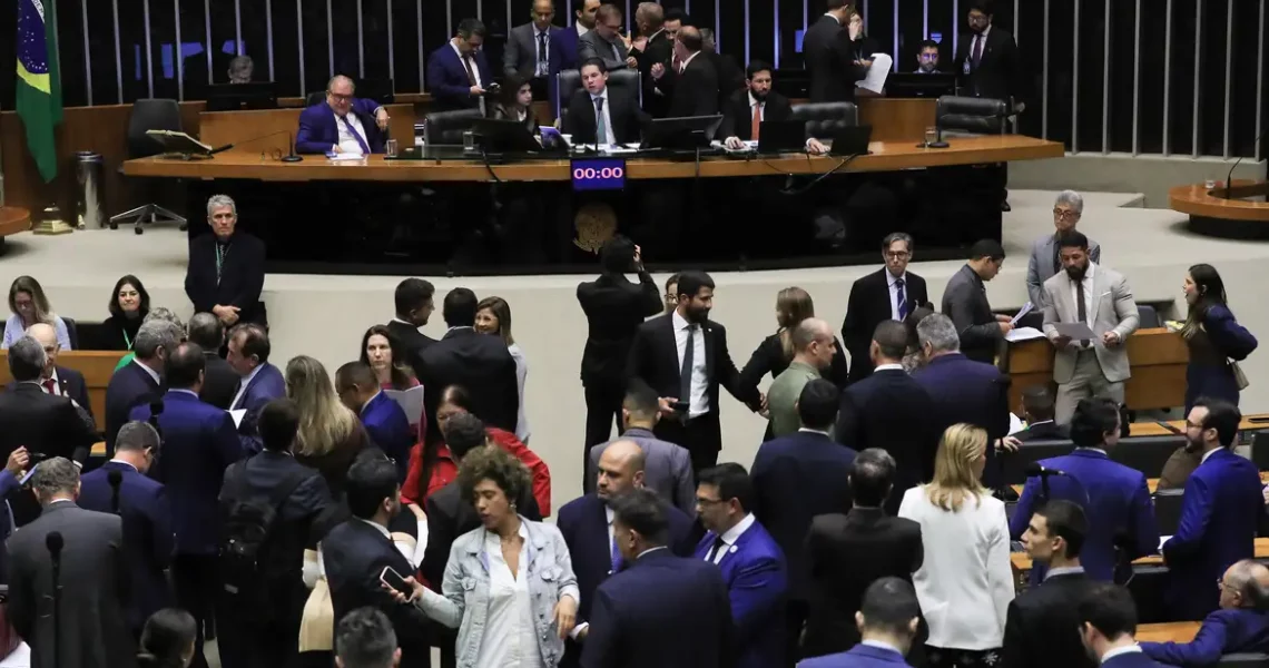 Câmara aprova urgência para votar direito à bagagem de mão gratuita