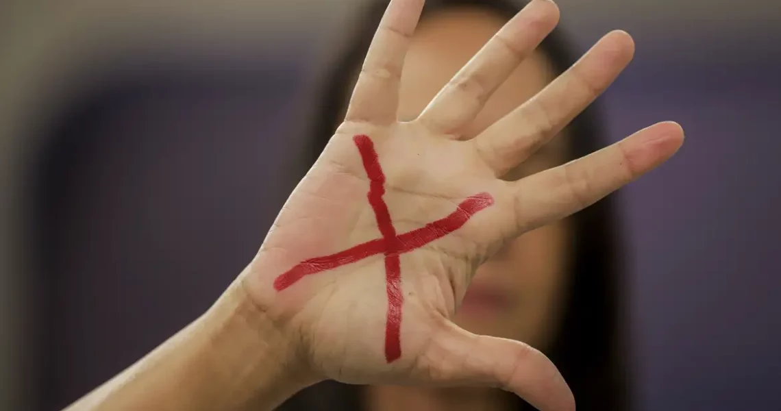 Governo define regras para pensão a filhos de vítimas de feminicídio