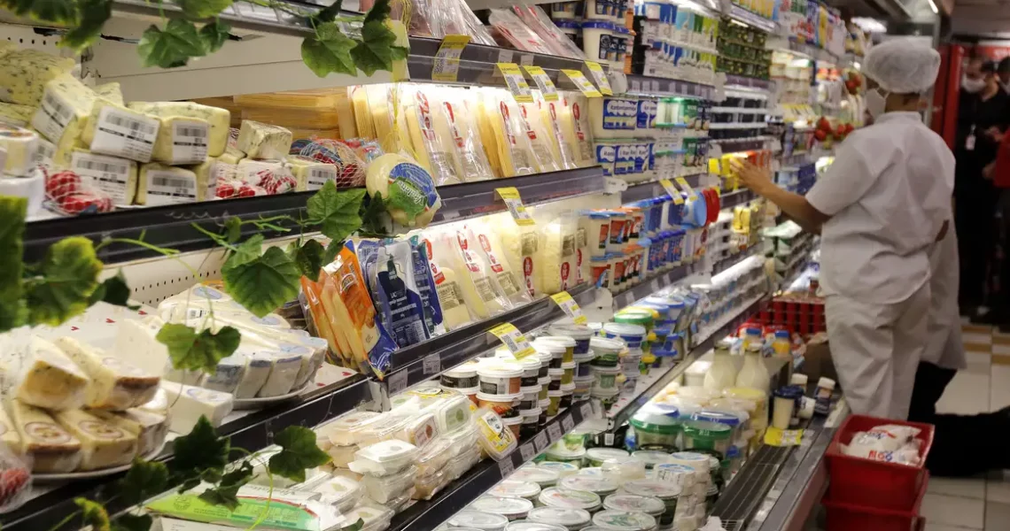 Prévia de 0,20% faz inflação voltar para dentro da meta do governo