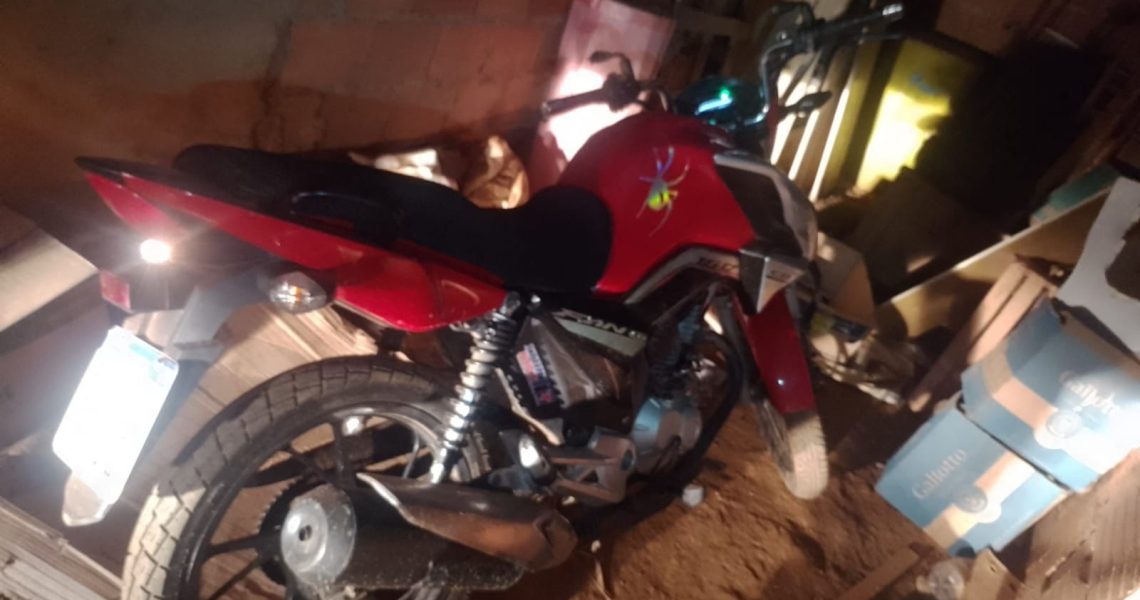 PM prende autor de roubo e recupera motocicleta em Fervedouro Mg