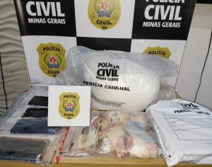 Polícia Civil prende dupla por tráfico de drogas em Leopoldina
